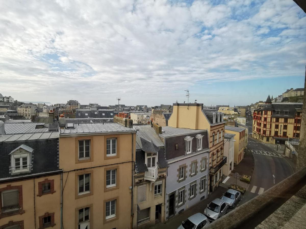 Le Petit Michelet Apartman Granville Kültér fotó
