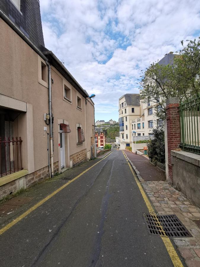 Le Petit Michelet Apartman Granville Kültér fotó